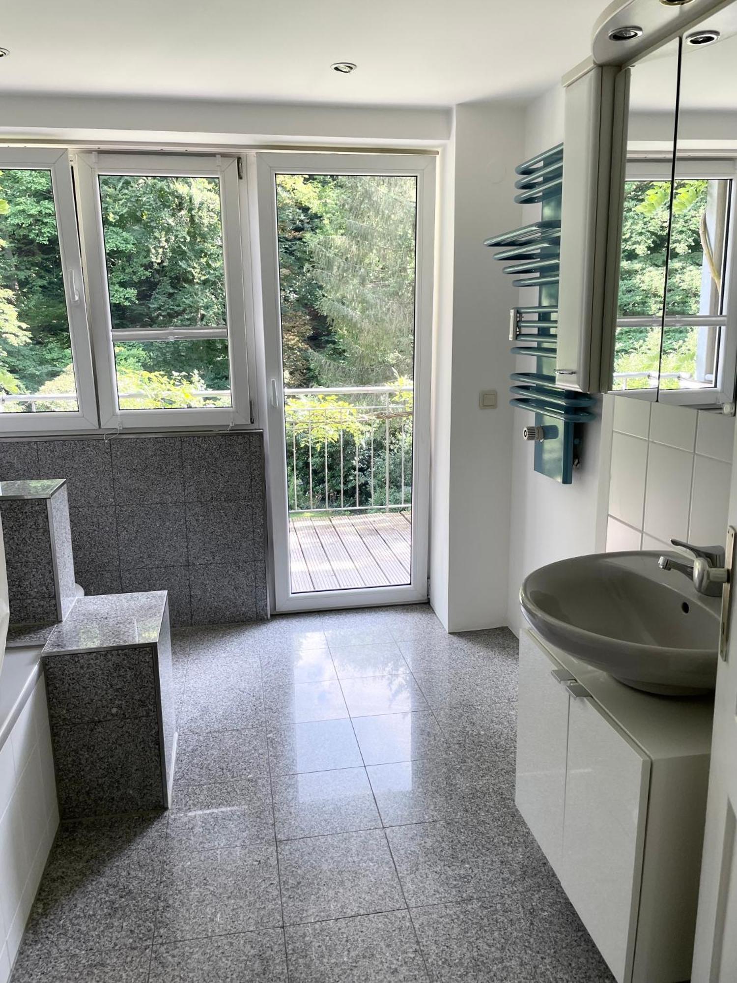 Stadt- Naturnah, Traumblick Und Balkon Appartement *