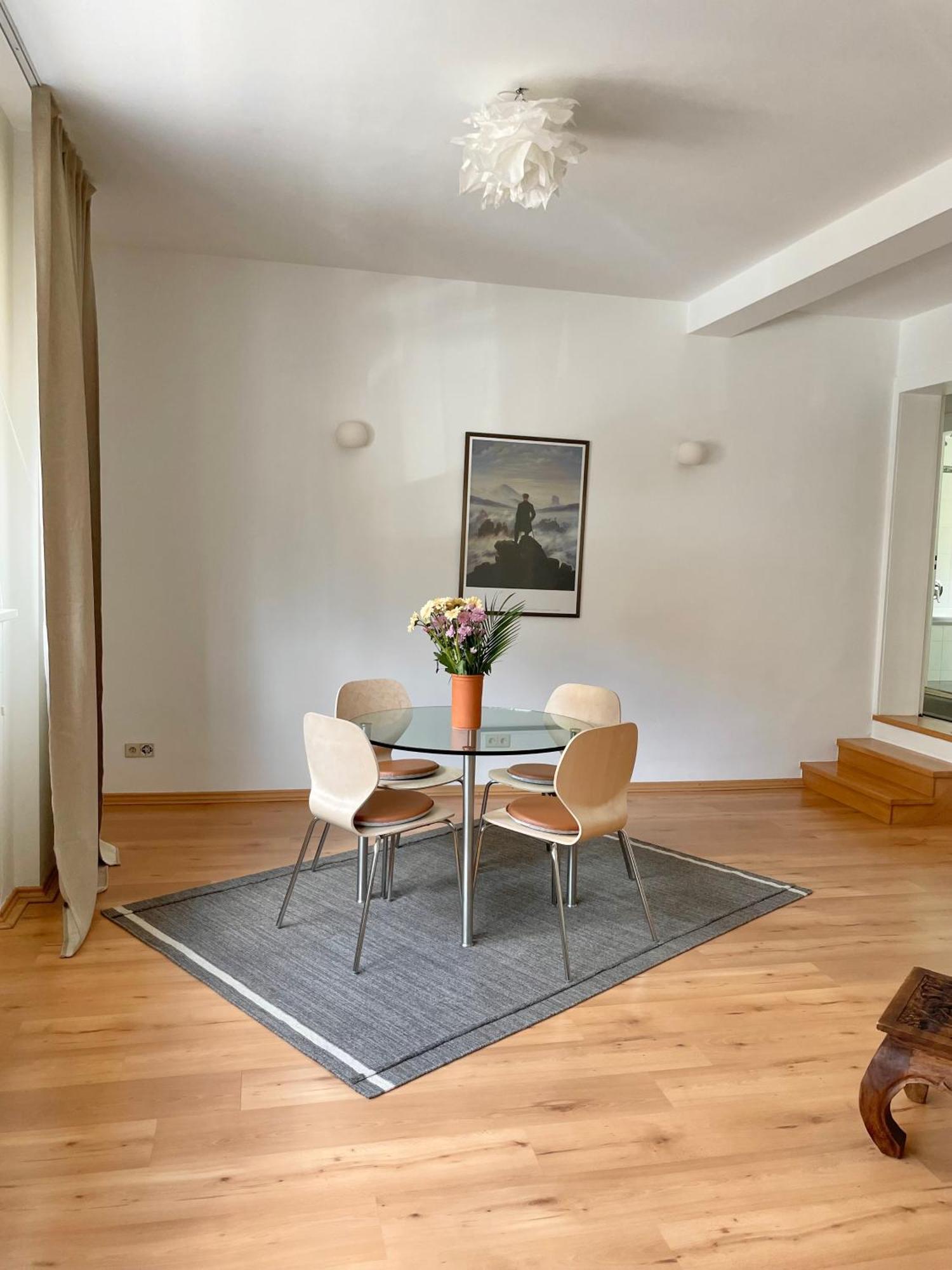 Stadt- Naturnah, Traumblick Und Balkon