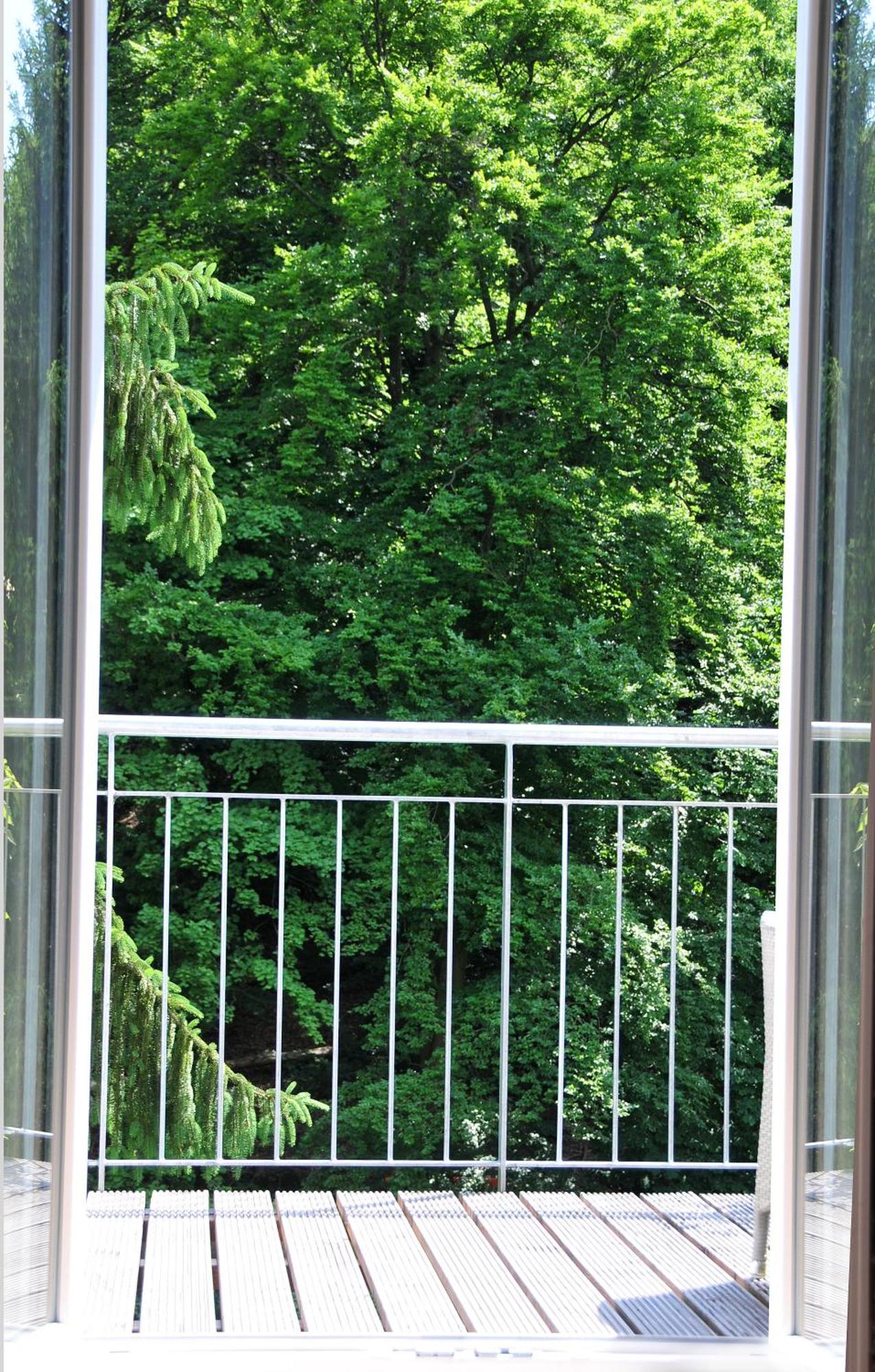 Stadt- Naturnah, Traumblick Und Balkon *